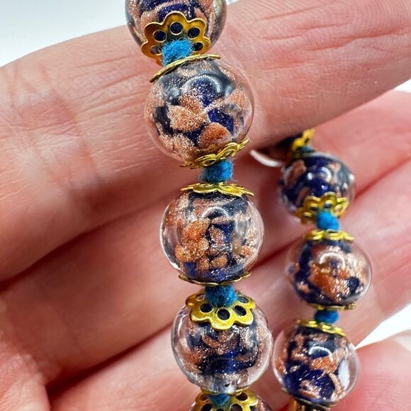 Amazing 7” all lampwork glass beaded and hand knotted, bracelet! - Picture 8 of 10